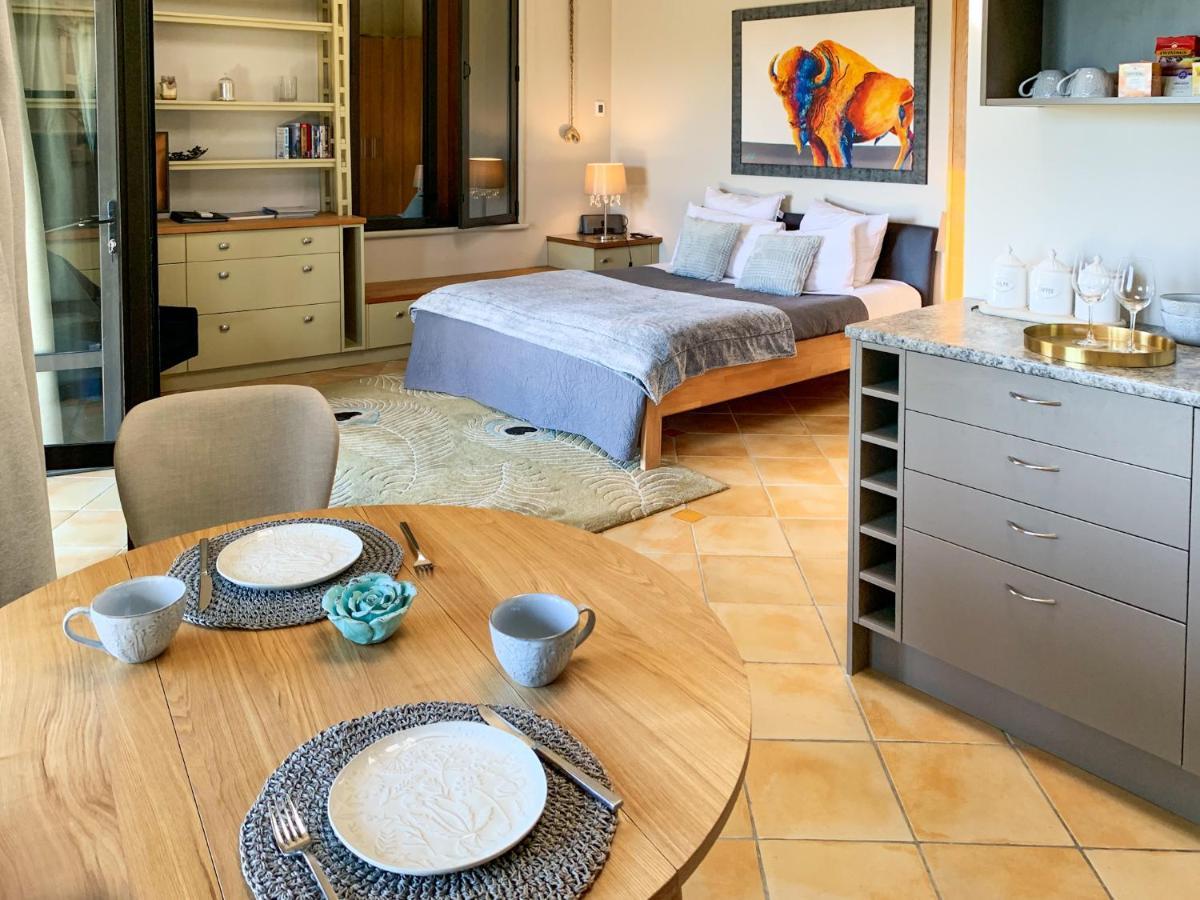 Windhover Suites Tasman Exteriör bild